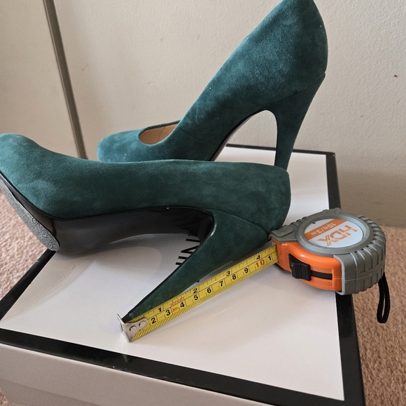 Nine West platform pumps - Picture 4 of 4